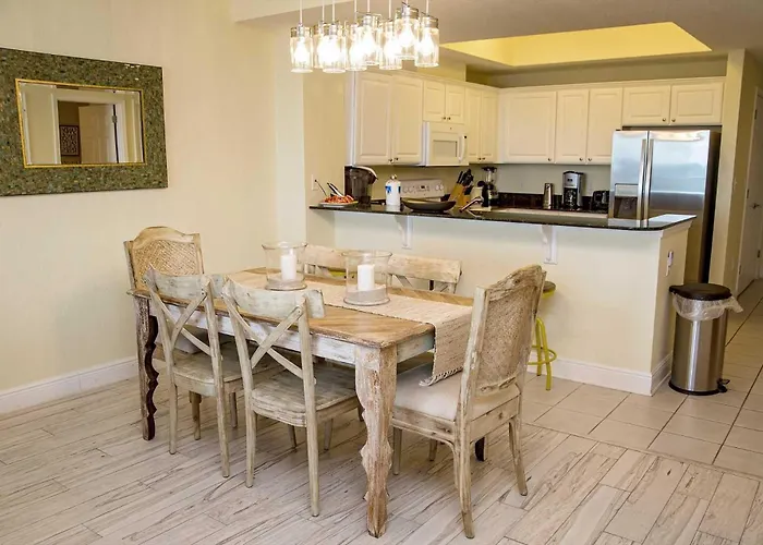 Holiday home Crystal Shores West 505